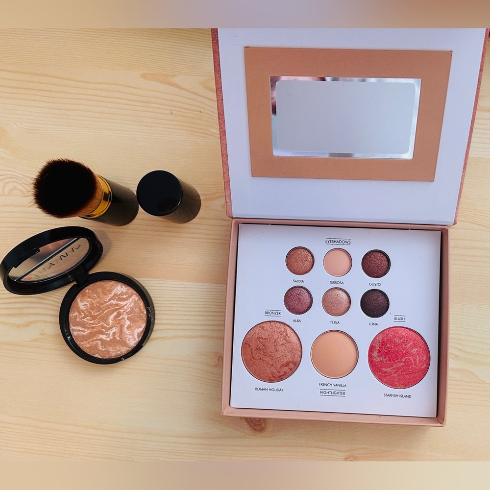 Makeup Palette with Mirror - Pink and Brown Shades